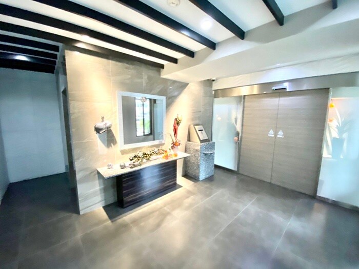 物件外観写真5　(エントランス部分)