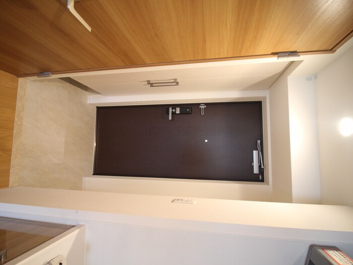 物件内観写真7　(玄関)