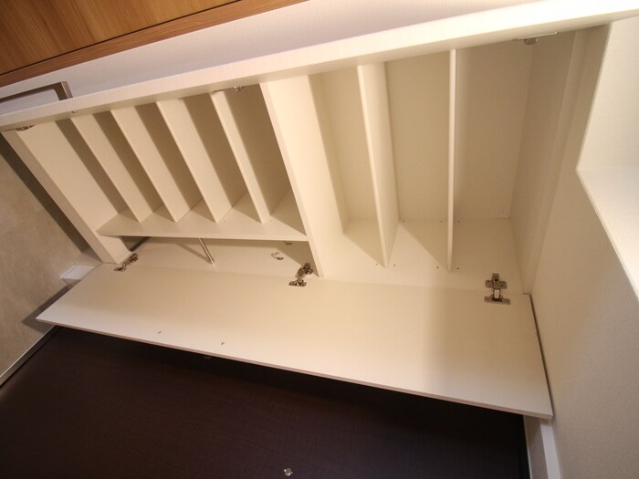 物件内観写真8　(靴箱)