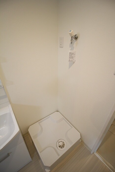 物件内観写真9　(洗濯機置場)