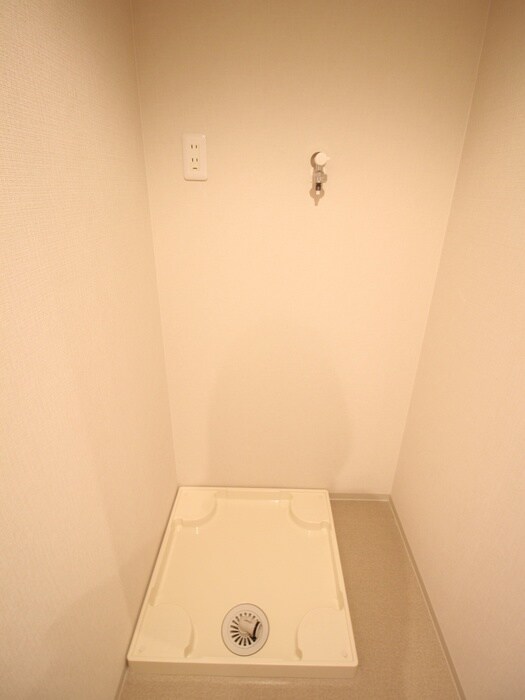 物件内観写真11　(洗濯機置場)