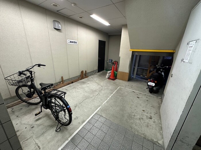 物件外観写真3　(駐輪場)