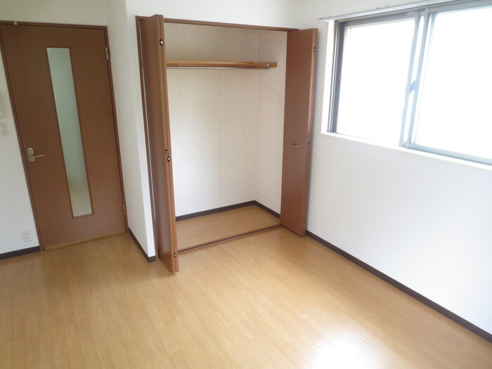 物件内観写真9　(居室)