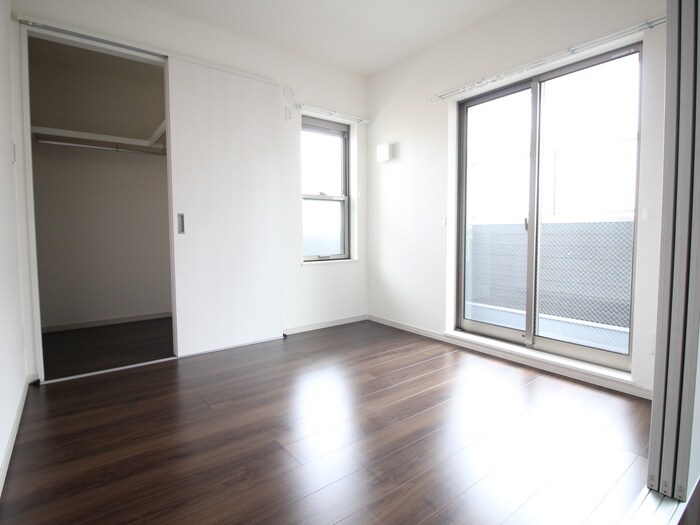 物件内観写真9　(居室)