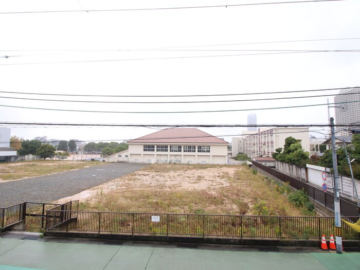 物件内観写真17　(室内からの展望)