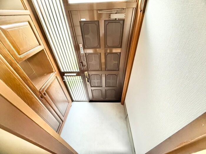 物件内観写真15　(玄関)