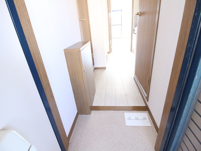 物件内観写真15　(玄関)