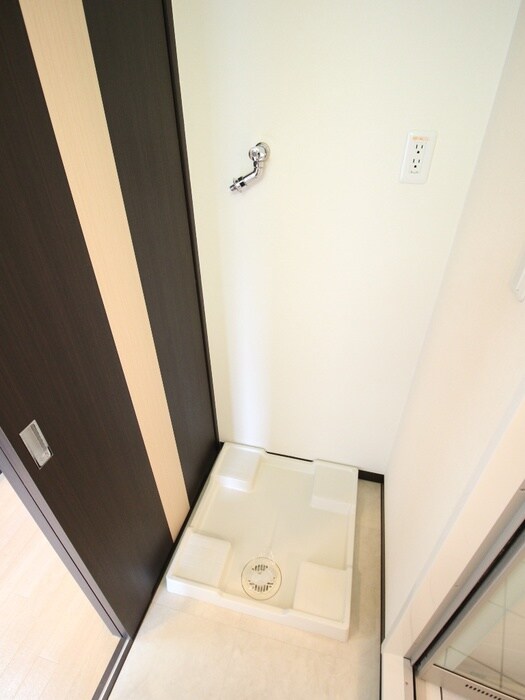 物件内観写真10　(洗濯機置場)