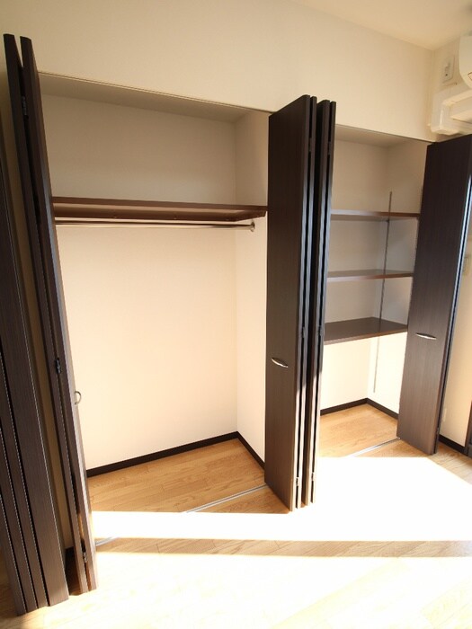 物件内観写真12　(収納)
