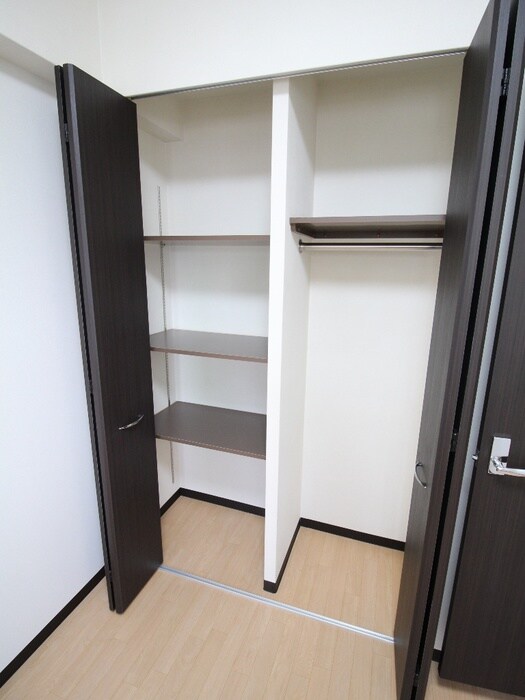 物件内観写真12　(収納)