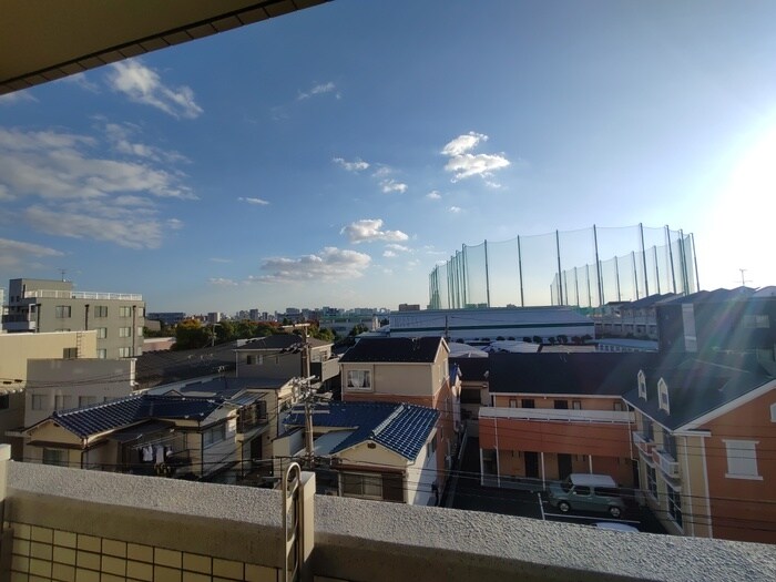 物件内観写真13　(室内からの展望)