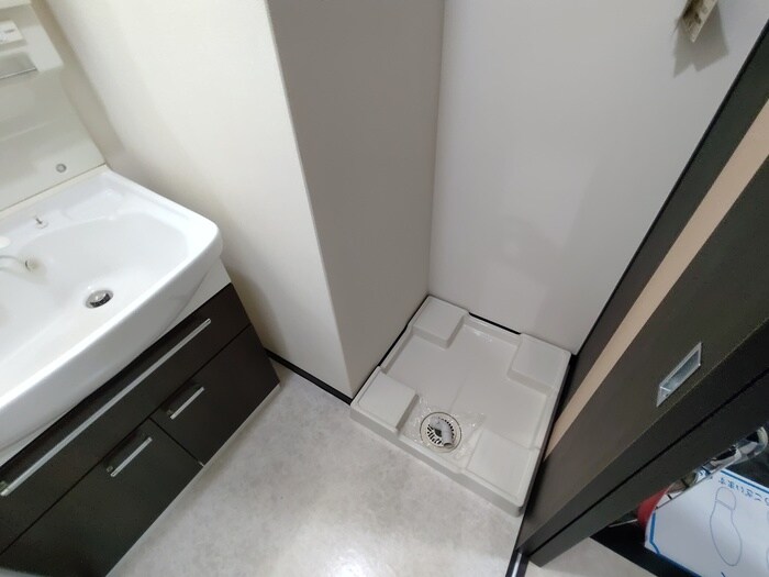 物件内観写真15　(洗濯機置場)