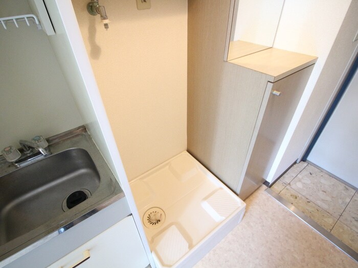 物件内観写真12　(洗濯機置場)