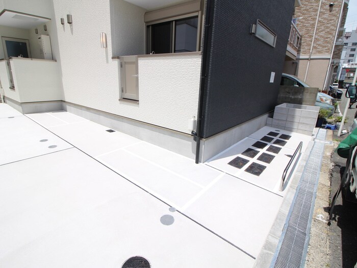 物件外観写真3　(駐輪場)