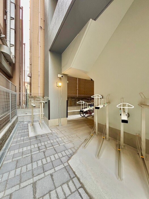 物件外観写真5　(駐輪場)