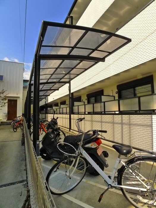 物件外観写真3　(駐輪場)