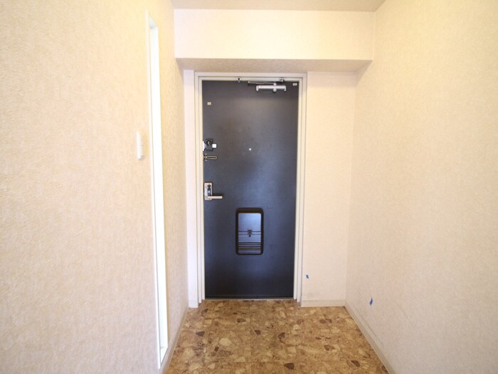 物件内観写真18　(玄関)