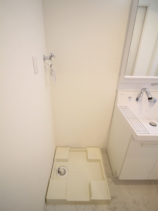 物件内観写真11　(洗濯機置場)