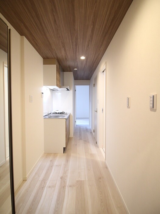 物件内観写真17　(廊下)