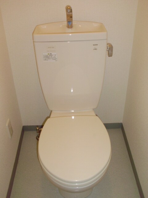 物件内観写真9　(トイレ)