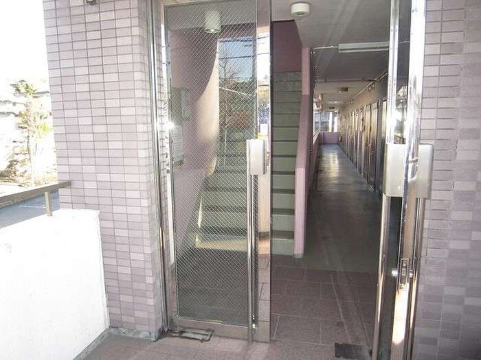 物件外観写真5　(エントランス部分)