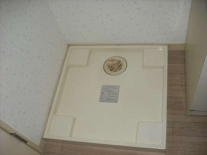 物件内観写真14　(洗濯機置場)