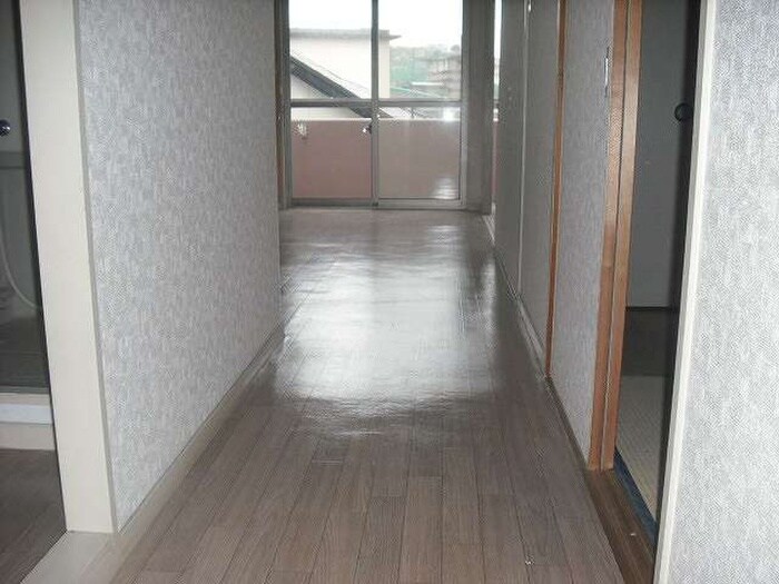 物件内観写真16　(廊下)