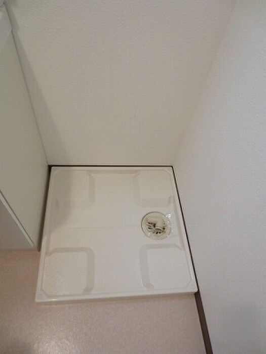 物件内観写真12　(洗濯機置場)