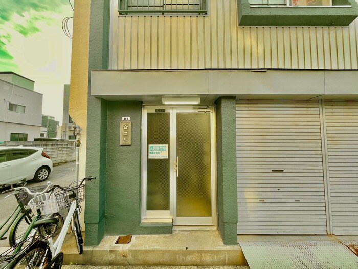 物件外観写真5　(エントランス部分)