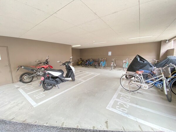 バイク置き場