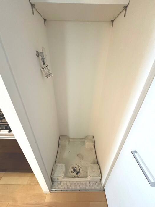 物件内観写真10　(洗濯機置場)