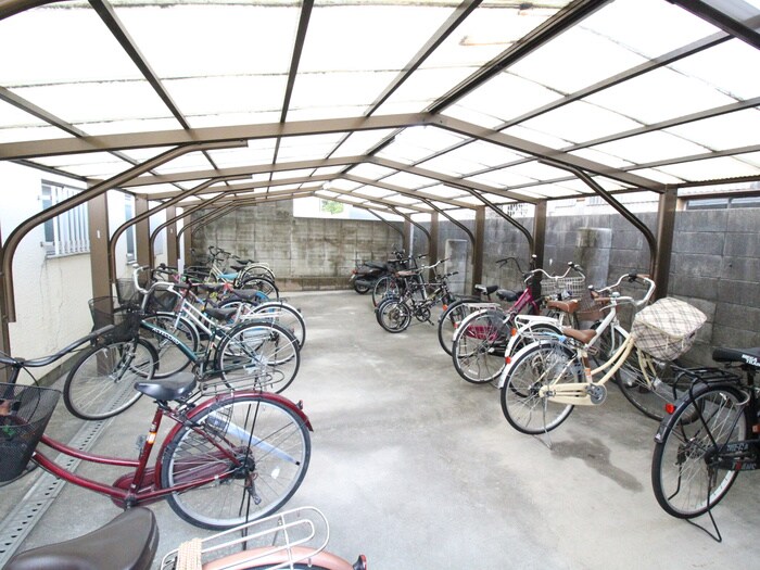 物件外観写真6　(駐輪場)