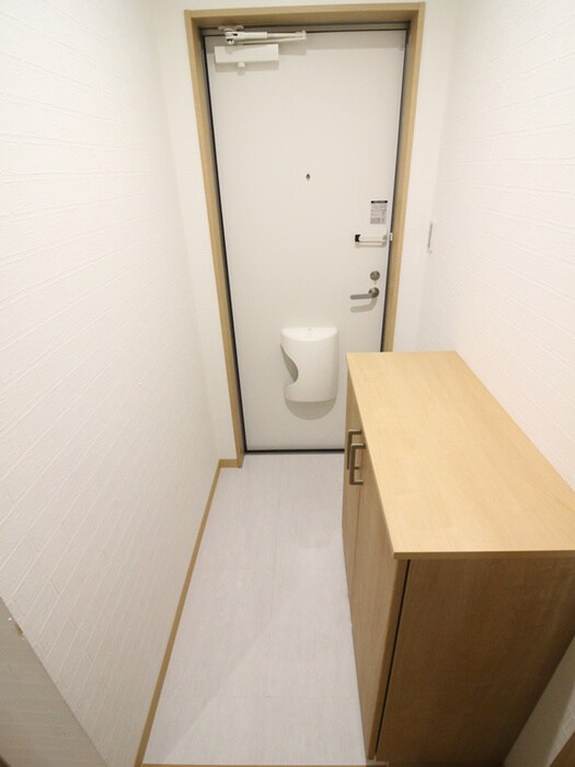 物件内観写真7　(玄関)