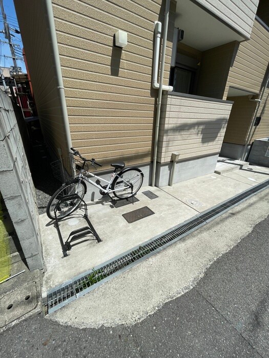 物件外観写真4　(駐輪場)