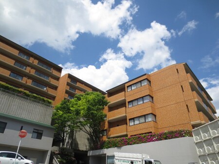 ﾗｲｵﾝｽﾞﾏﾝｼｮﾝ宝塚売布C棟(306)外観写真