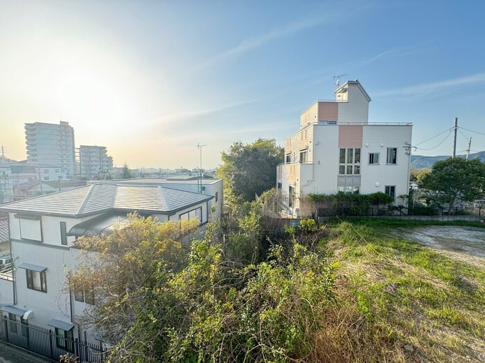 物件内観写真16　(室内からの展望)