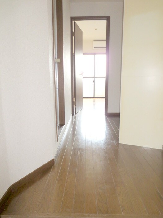物件内観写真7　(廊下)