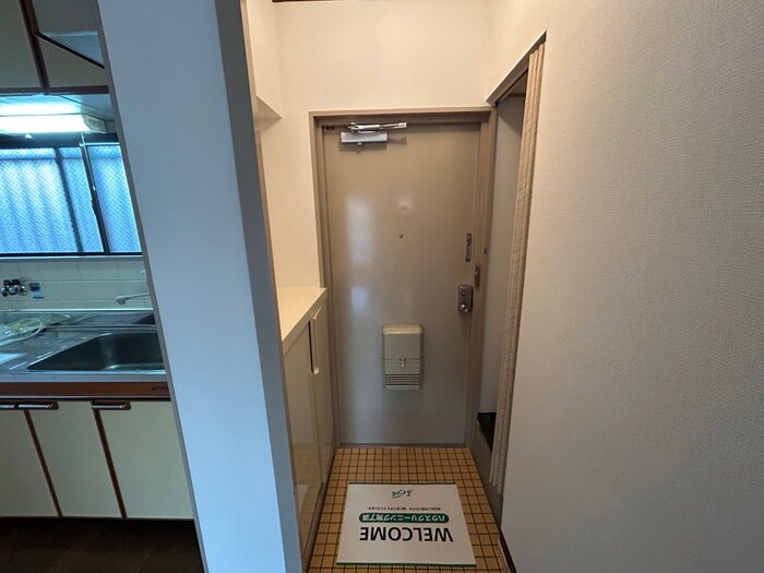 物件内観写真14　(玄関)