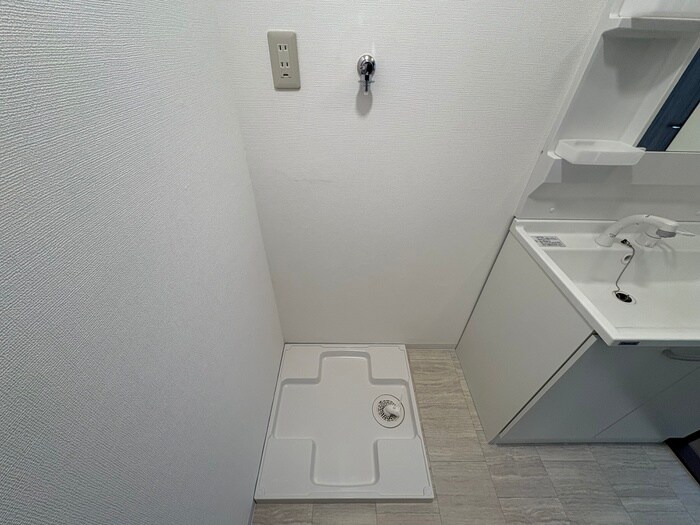 物件内観写真16　(洗濯機置場)