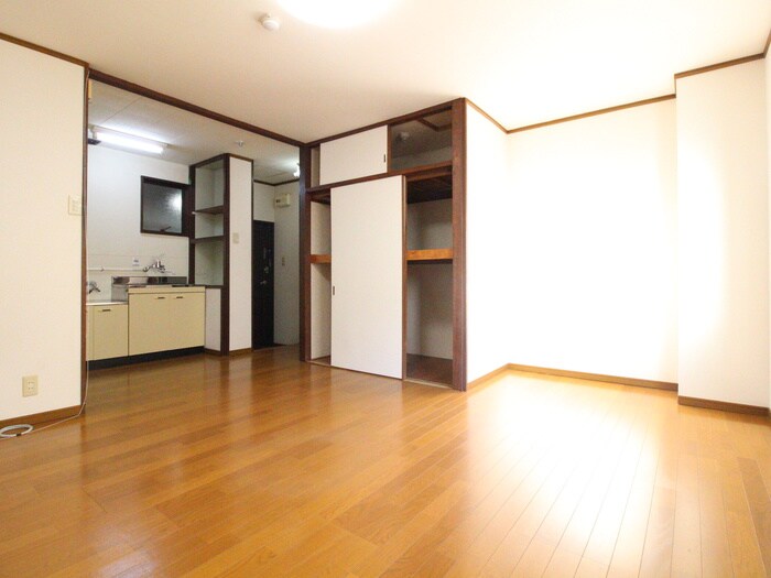 物件内観写真9　(居室)