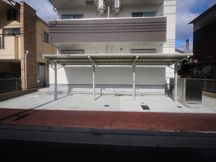 物件外観写真4　(駐輪場)