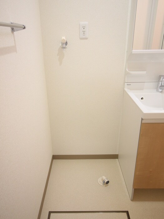 物件内観写真14　(洗濯機置場)