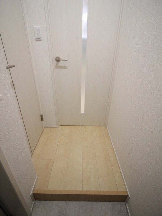 物件内観写真17　(玄関)