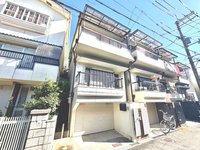 寝屋川市美井町　戸建の物件外観写真