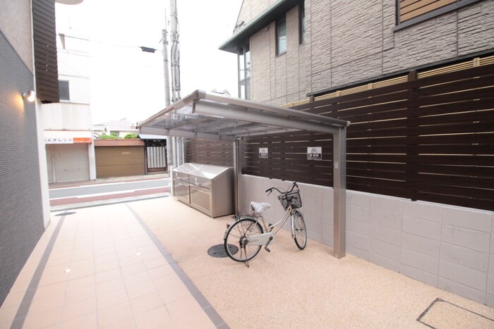 物件外観写真3　(駐輪場)