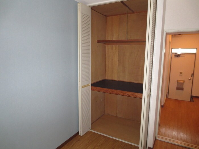 物件内観写真13　(収納)
