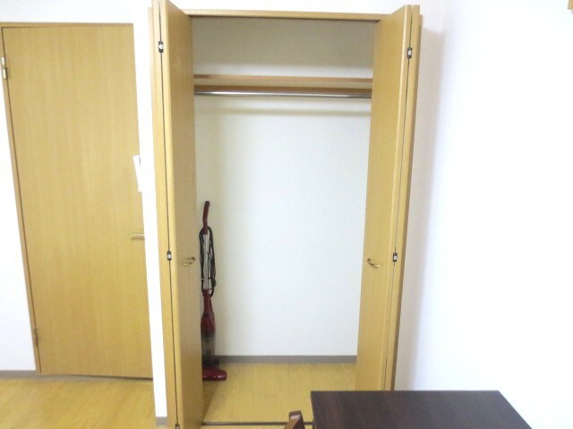 物件内観写真12　(収納)