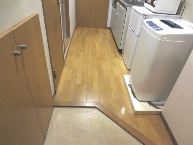 物件内観写真16　(玄関)