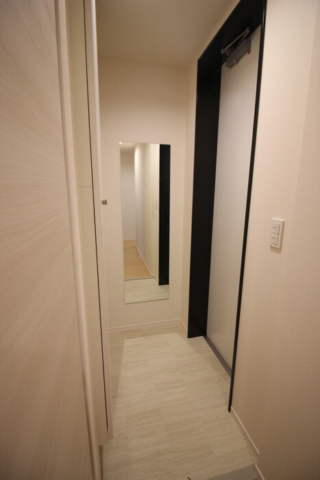物件内観写真7　(玄関)
