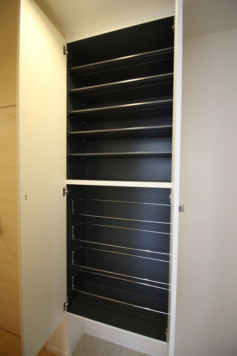 物件内観写真9　(靴箱)